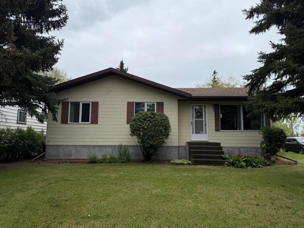 5039 52 Avenue Property Photo 1