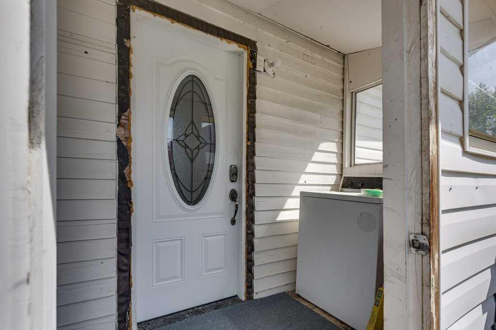 5116 48 Avenue Property Photo 5
