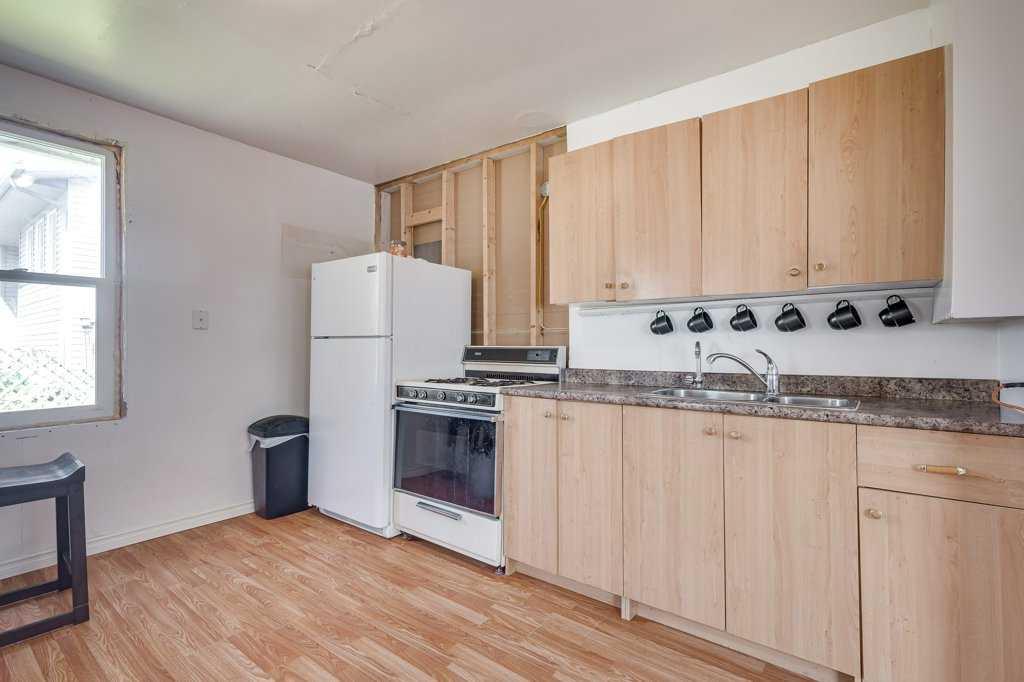 5116 48 Avenue Property Photo 7