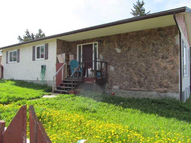 5037 52 Street Property Photo 1