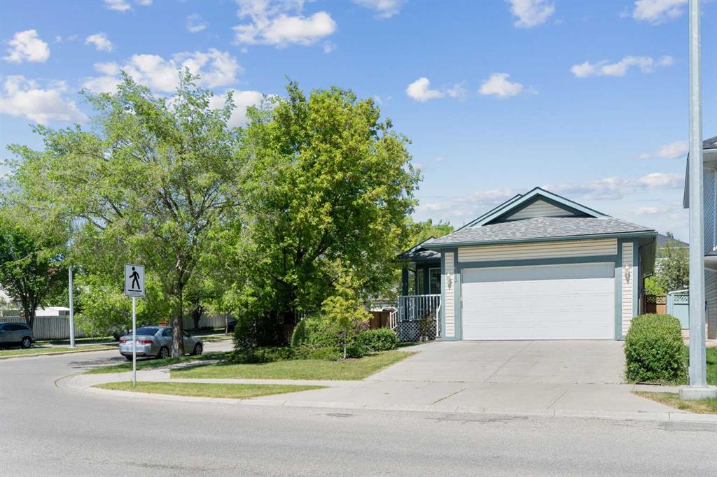 653 Coventry Drive Property Photo 1