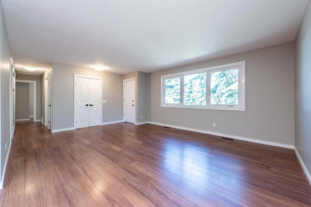 42 Lake Huron Place Property Photo 7