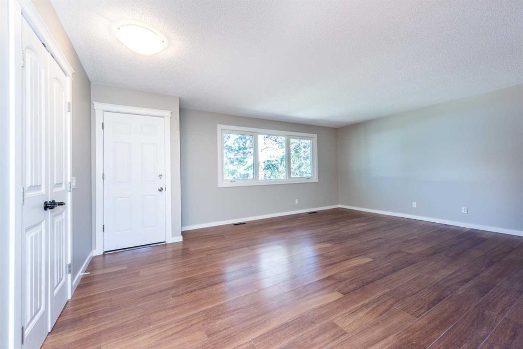 42 Lake Huron Place Property Photo 12