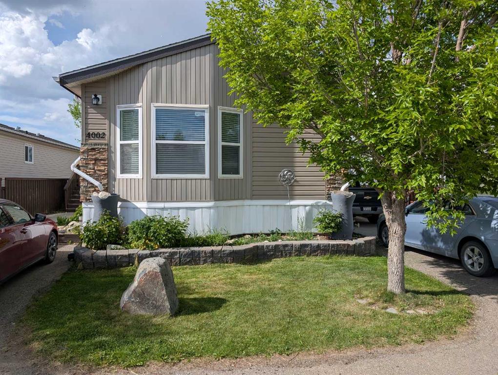 4002 Applewood Road Property Photo 1
