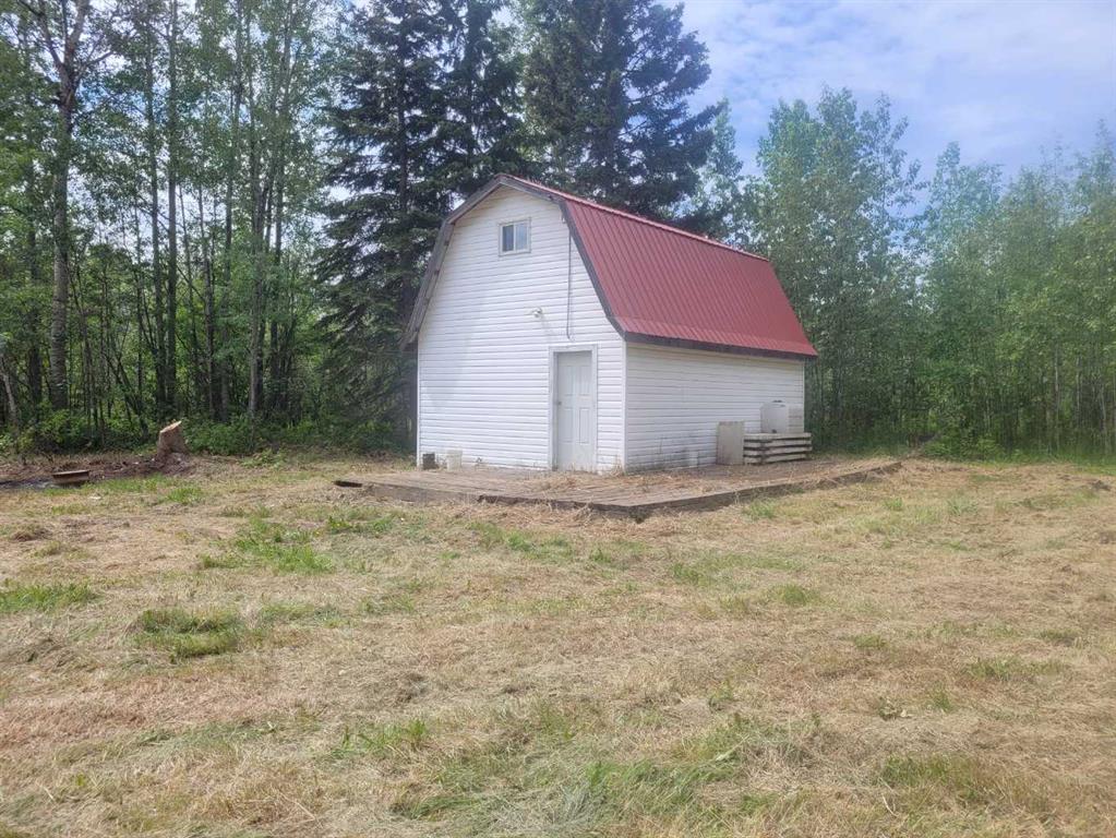 On Range Road 40 Property Photo 1