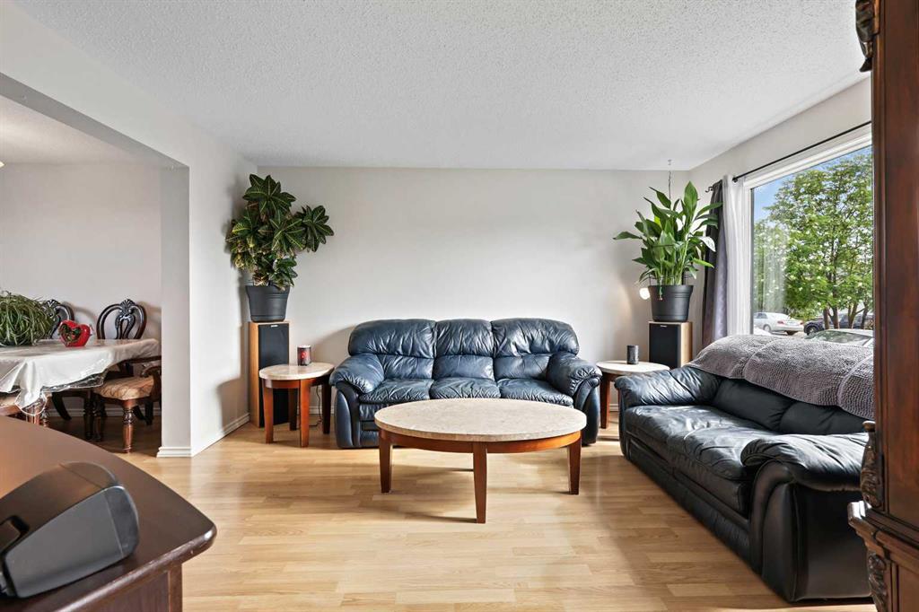 191 Castlebrook Road Property Photo 3