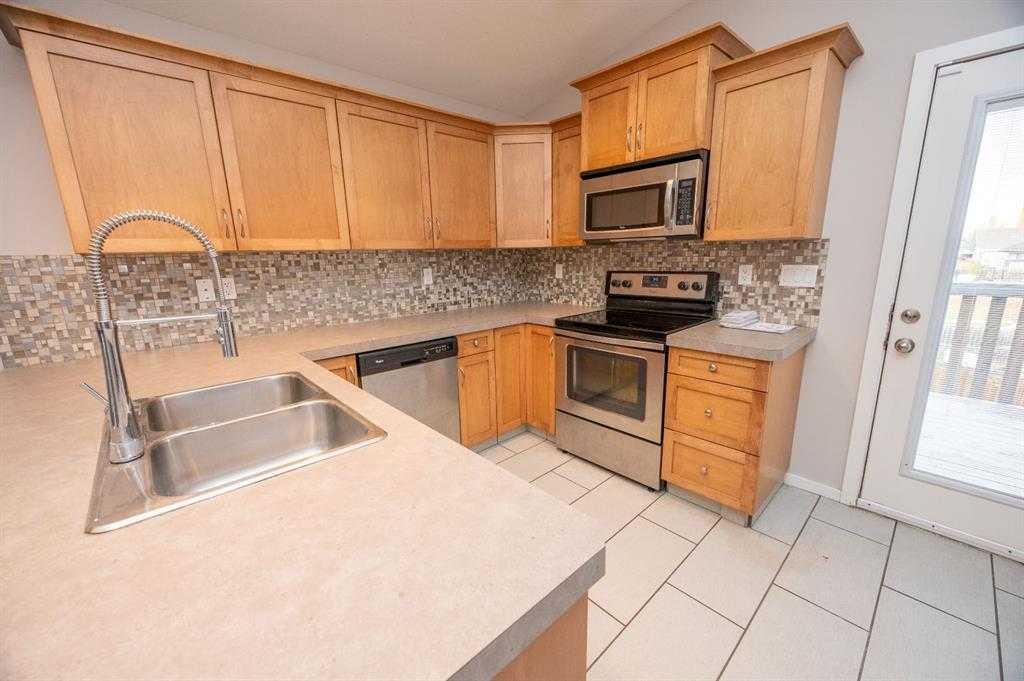 60 Long Close Property Photo 4