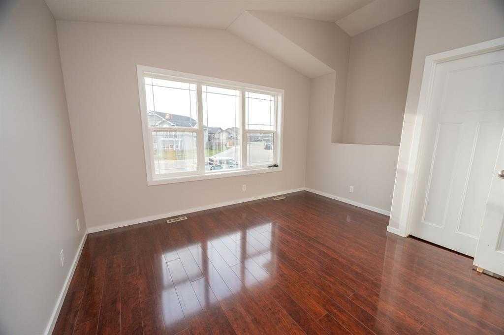 60 Long Close Property Photo 7