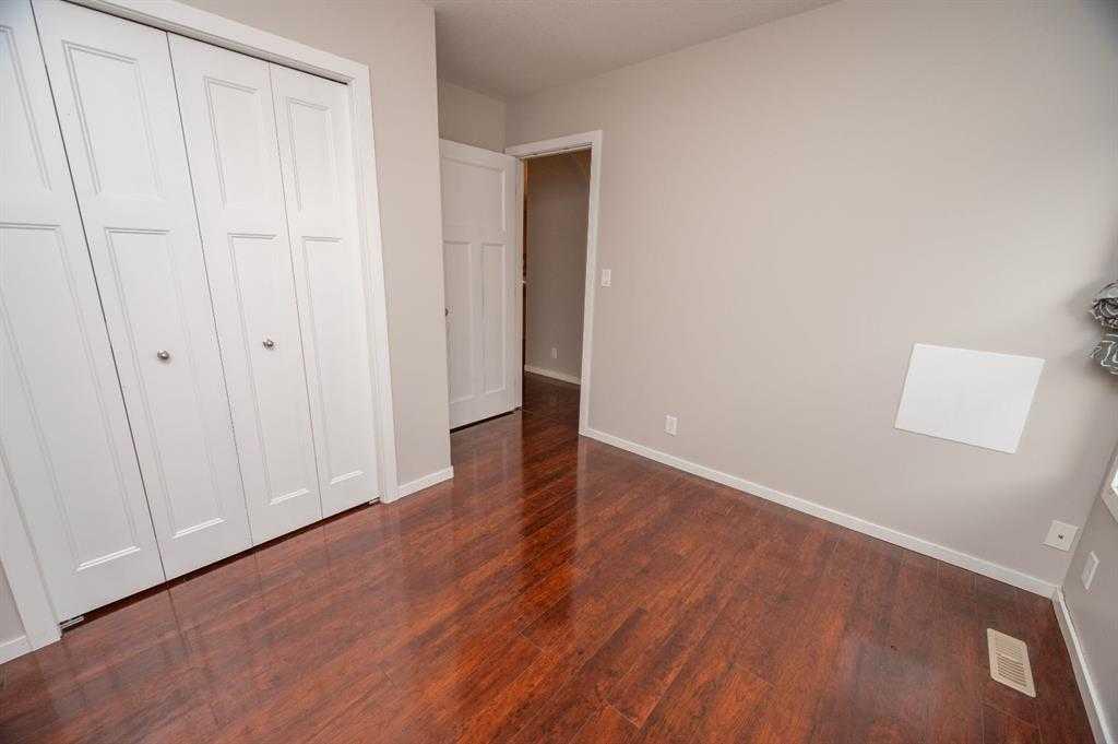60 Long Close Property Photo 10