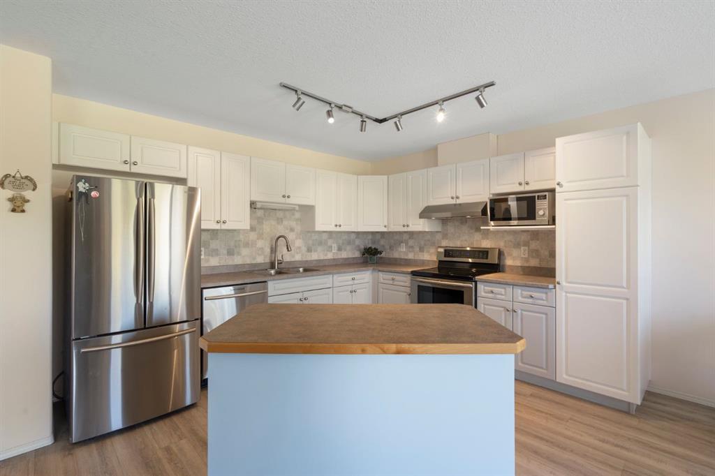 505 Epiphany Bay Property Photo 9