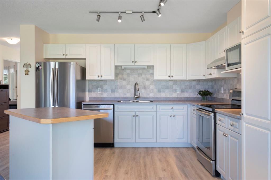 505 Epiphany Bay Property Photo 11