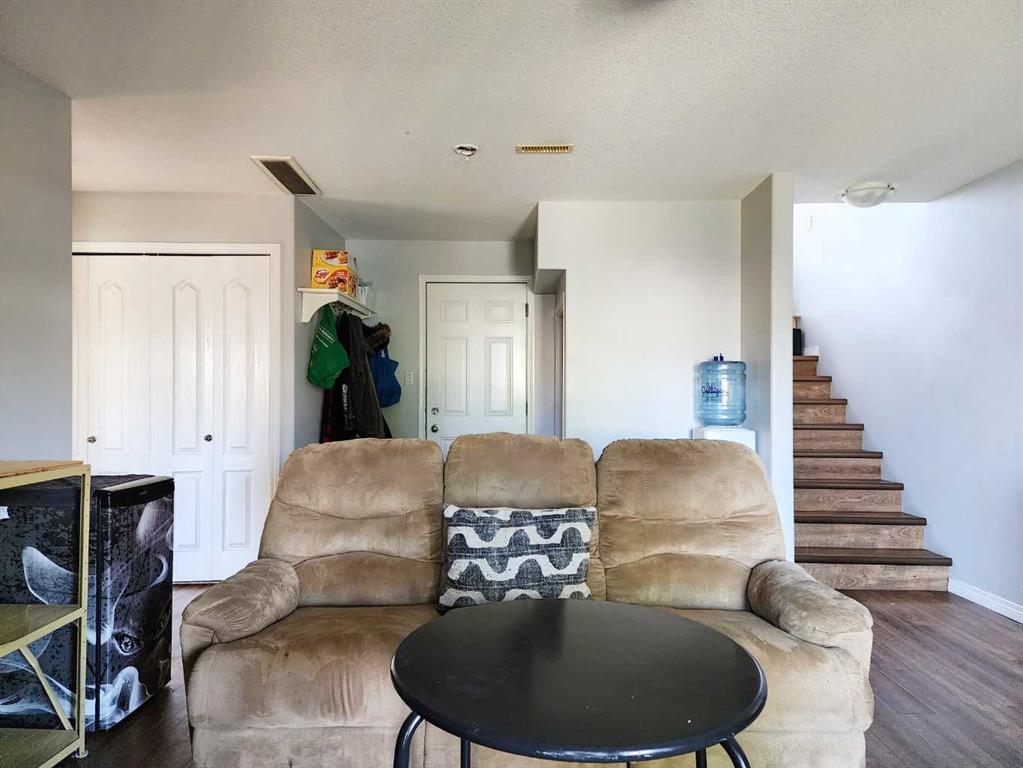 734 Aberdeen Crescent Property Photo 21