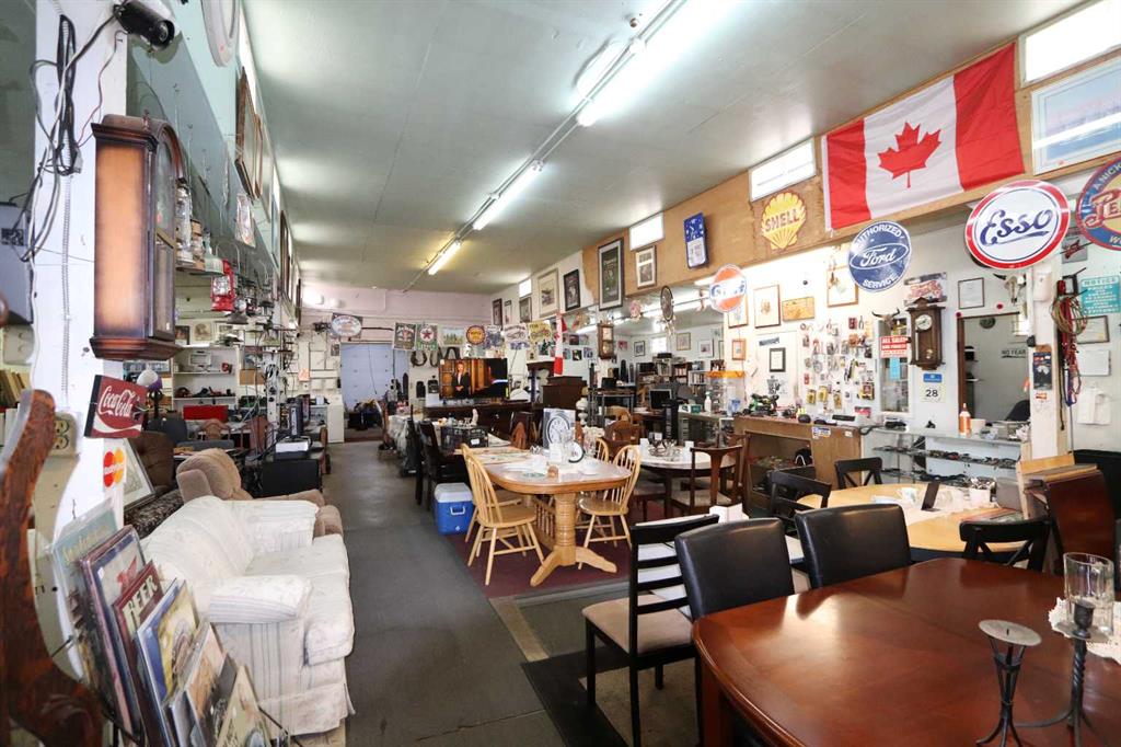 5306 50 Street Property Photo 2