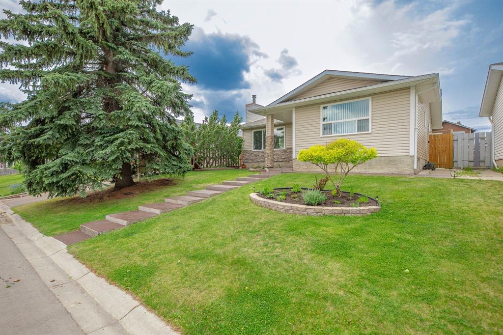 20 Woodford Crescent Property Photo 2
