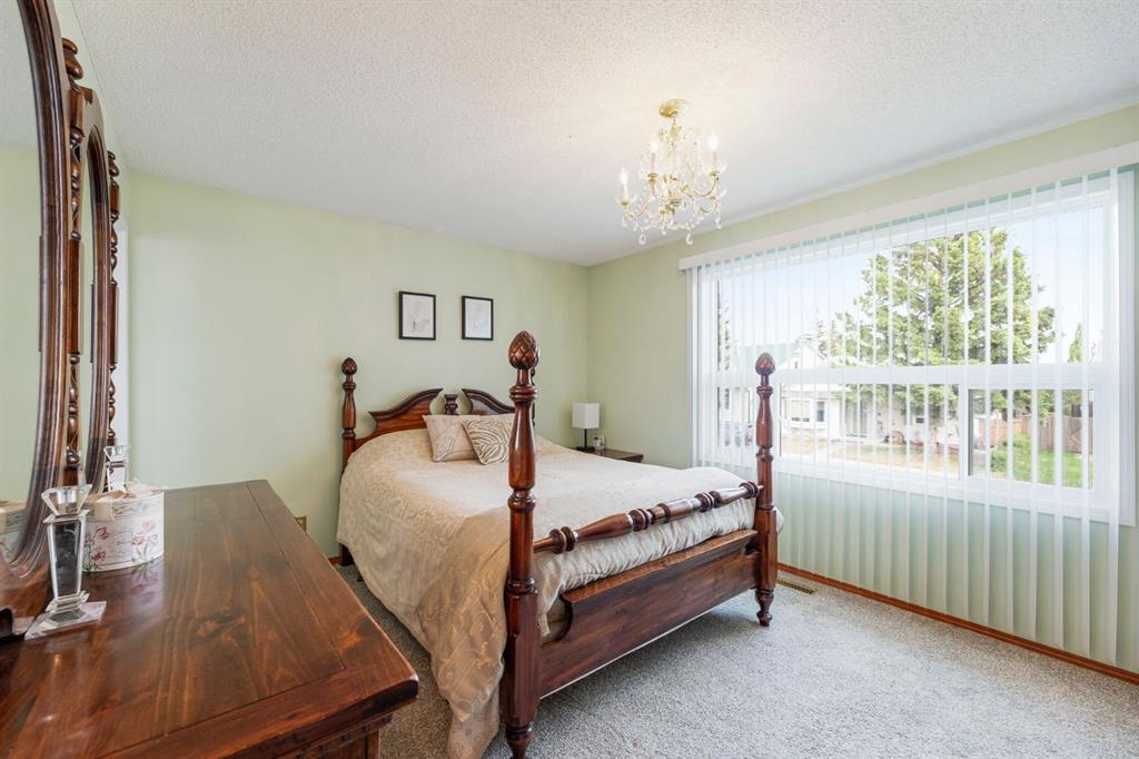 20 Woodford Crescent Property Photo 18
