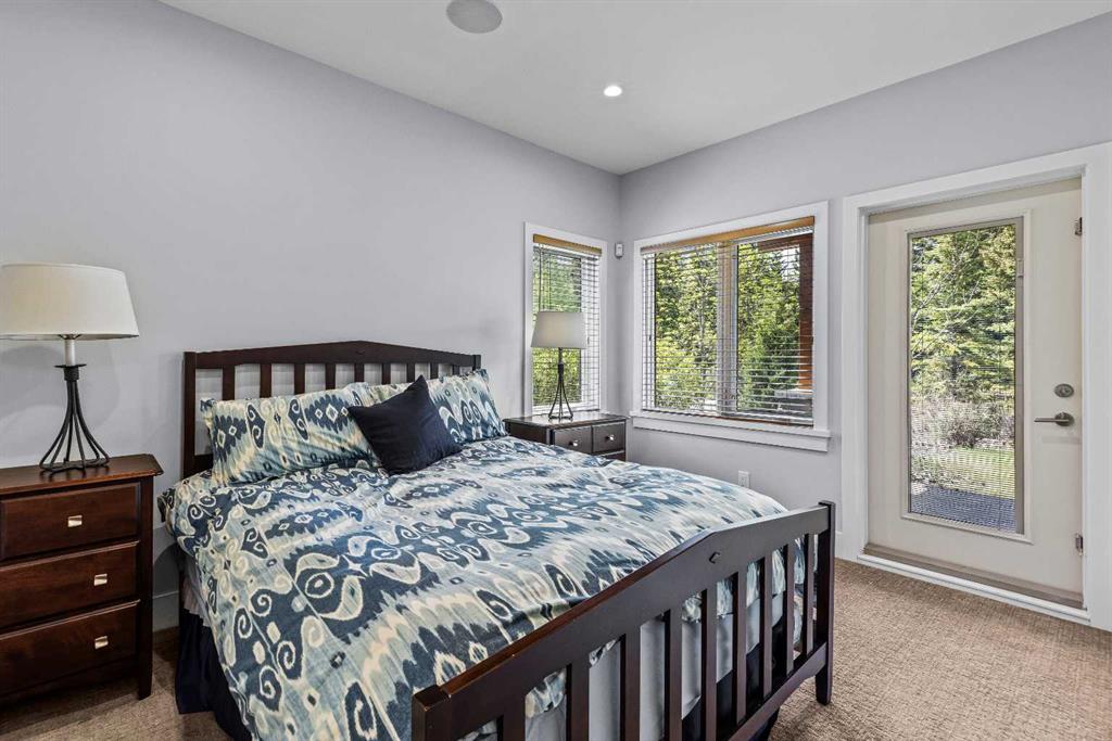 19 Creekside Mews Property Photo 32