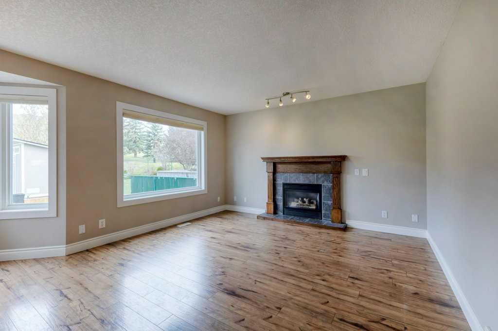 160 Gleneagles Close Property Photo 5