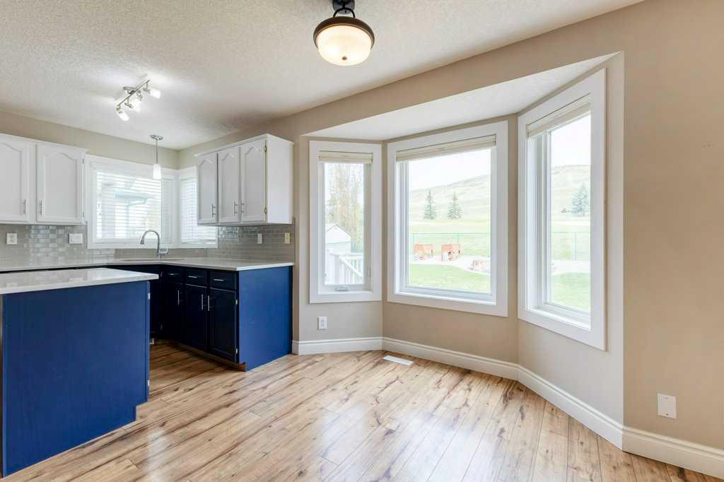 160 Gleneagles Close Property Photo 8