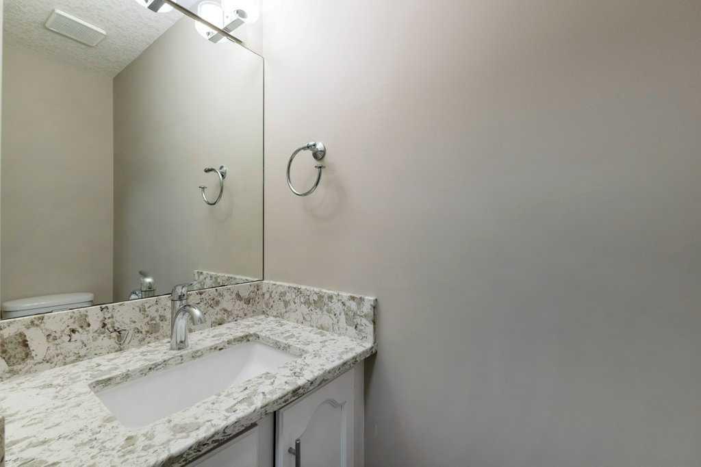 160 Gleneagles Close Property Photo 12
