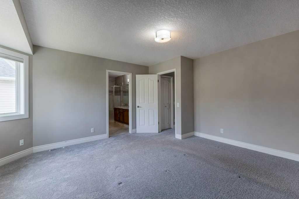 160 Gleneagles Close Property Photo 16
