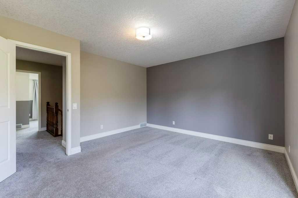 160 Gleneagles Close Property Photo 17