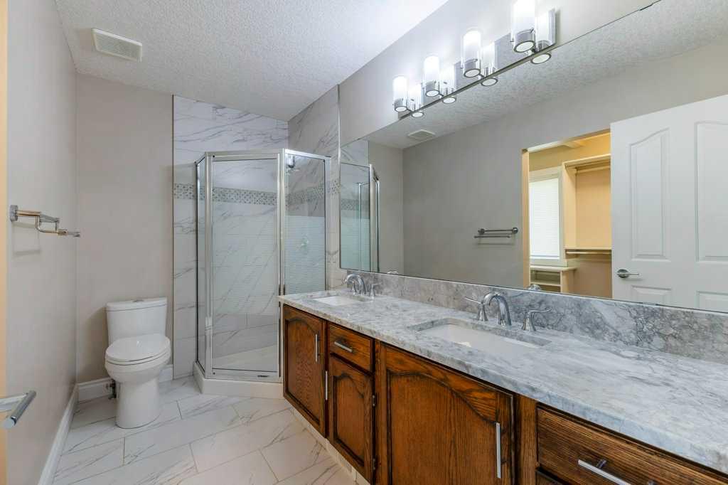 160 Gleneagles Close Property Photo 18
