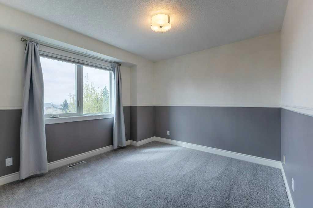 160 Gleneagles Close Property Photo 20