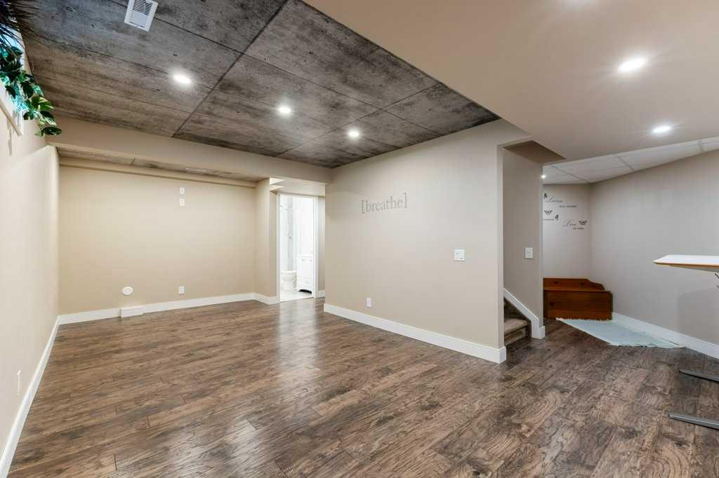 160 Gleneagles Close Property Photo 23