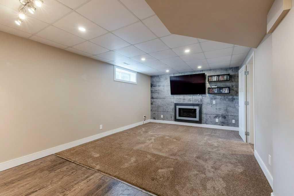 160 Gleneagles Close Property Photo 25