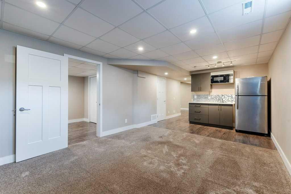 160 Gleneagles Close Property Photo 26