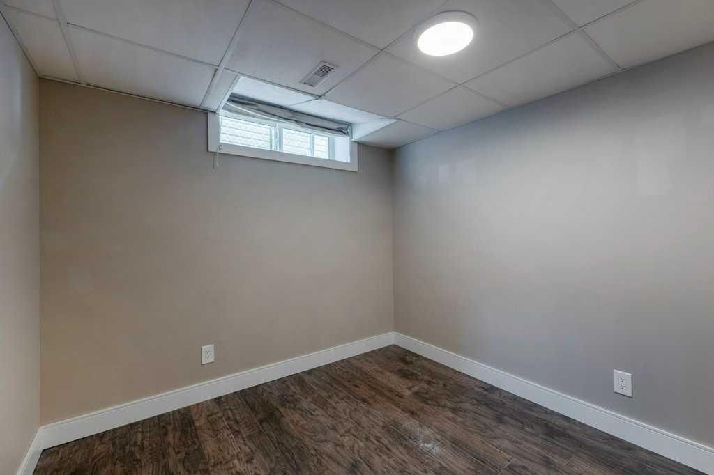 160 Gleneagles Close Property Photo 28