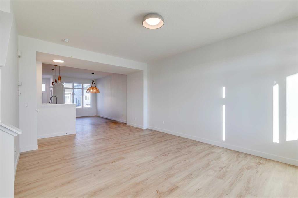 213 Cobblestone Gate Property Photo 7
