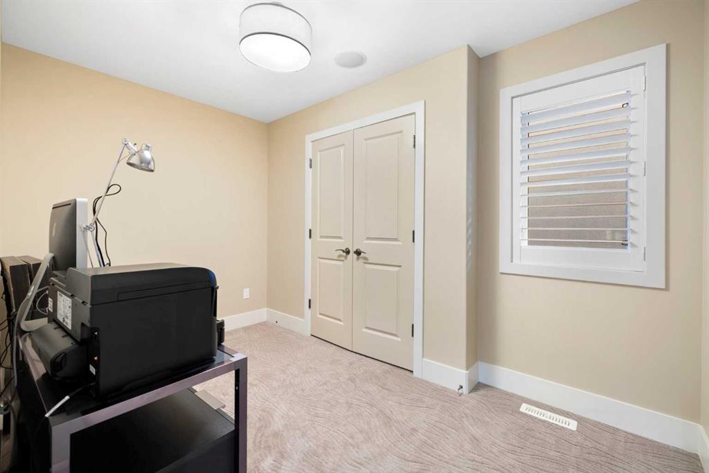 4303 17 Street Property Photo 21