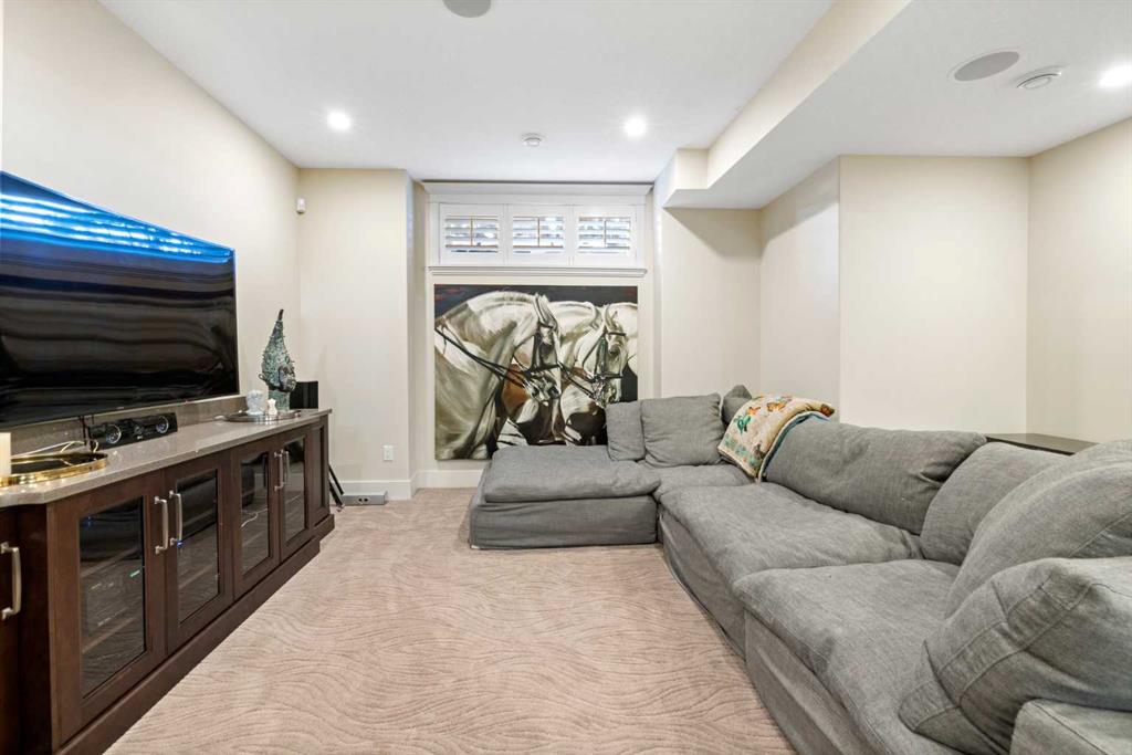 4303 17 Street Property Photo 31