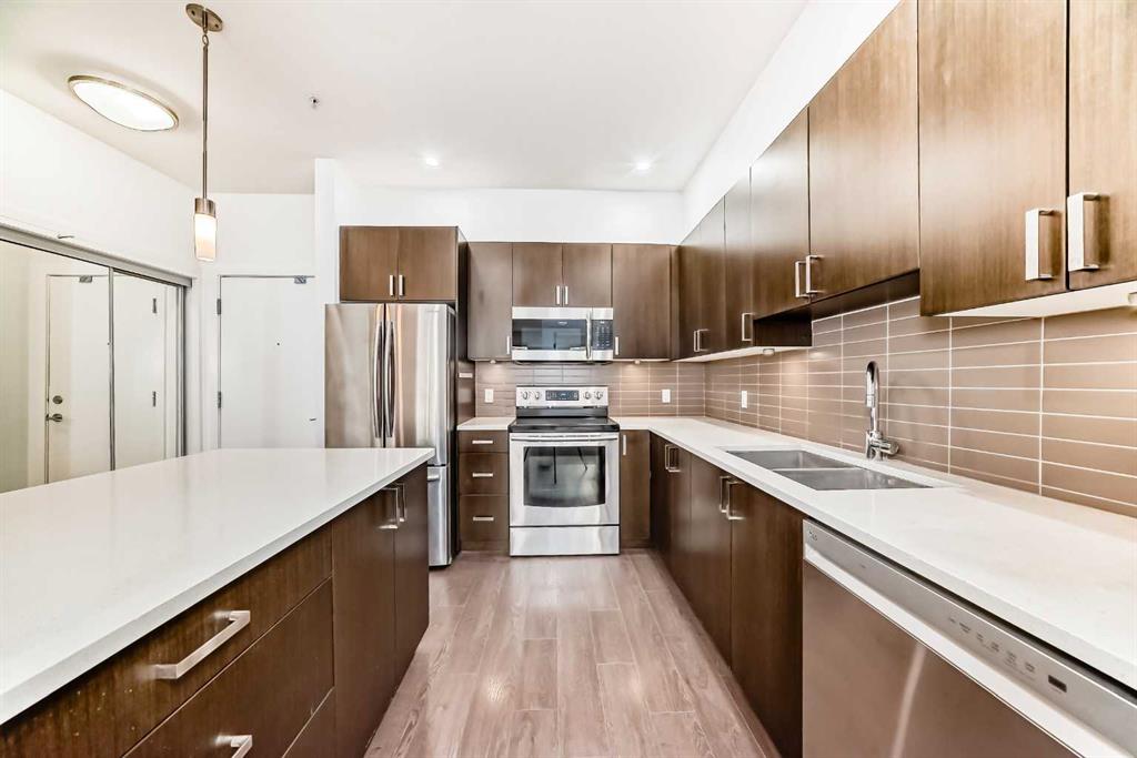 22 Auburn Bay Link 109 Property Photo 1