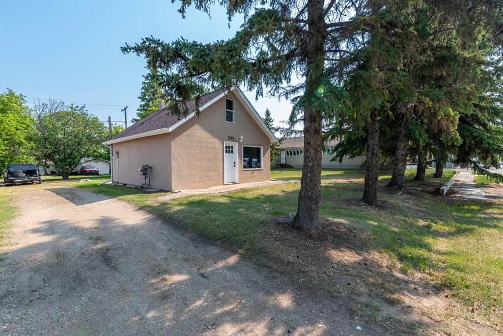 206 1st Avenue Property Photo 1