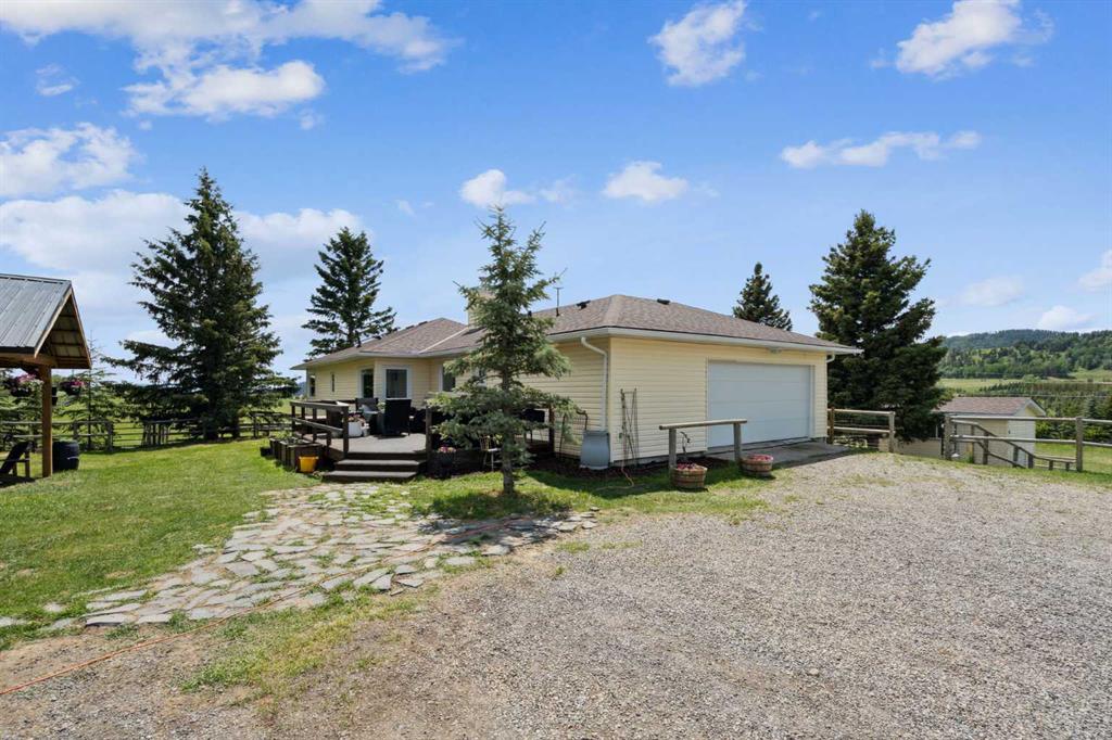 306351 Plummers Road Property Photo 1