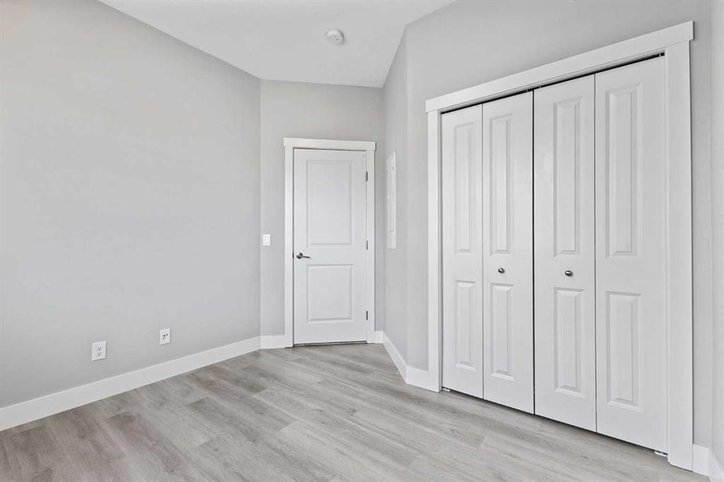 155 Cranbrook Walk Walkway Property Photo 23