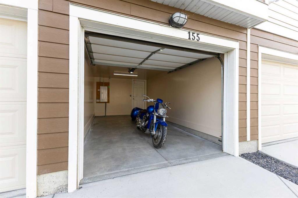 155 Cranbrook Walk Walkway Property Photo 30