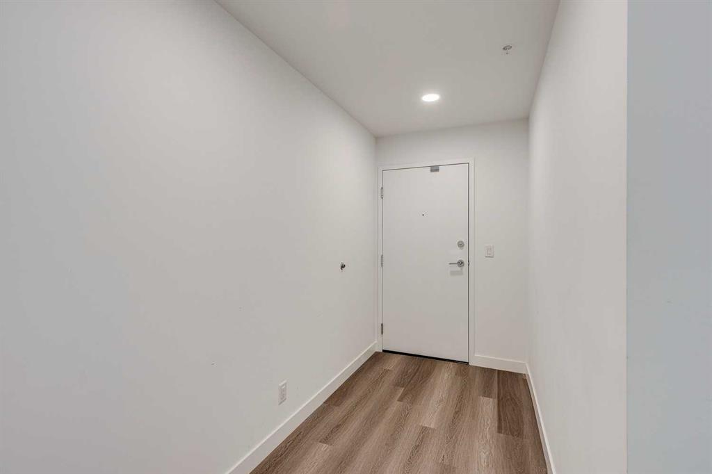 327 9a Street 401 Property Photo 3