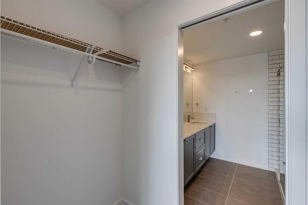 327 9a Street 401 Property Photo 21