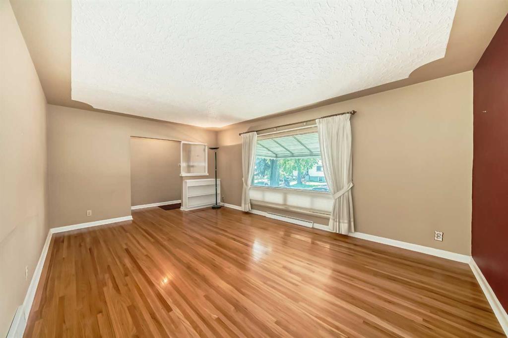 120 41 Avenue Property Photo 6