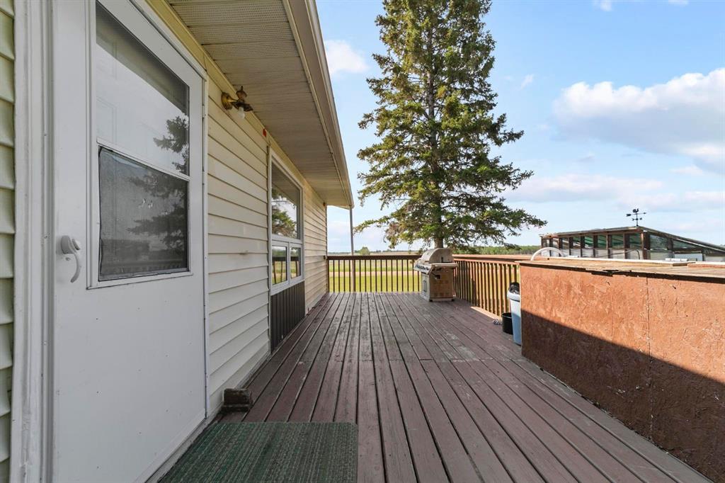 441002 Highway 822 Property Photo 13