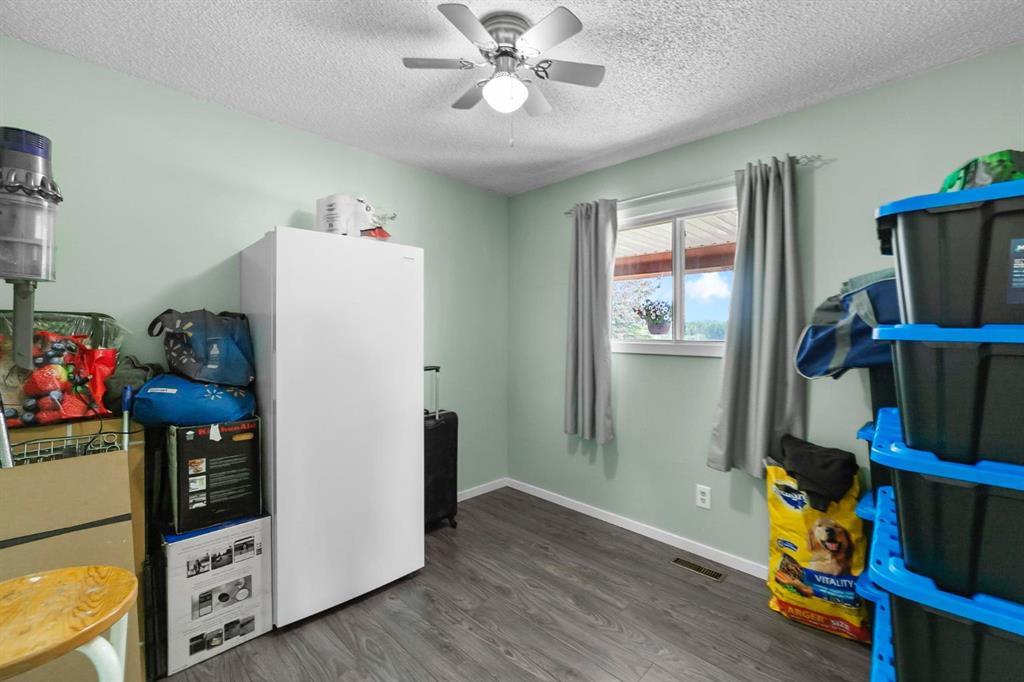 441002 Highway 822 Property Photo 32
