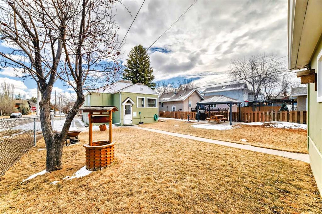 2601 27 Street Property Photo 5