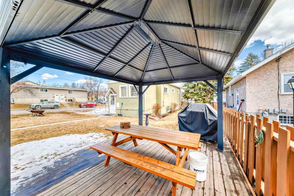 2601 27 Street Property Photo 7