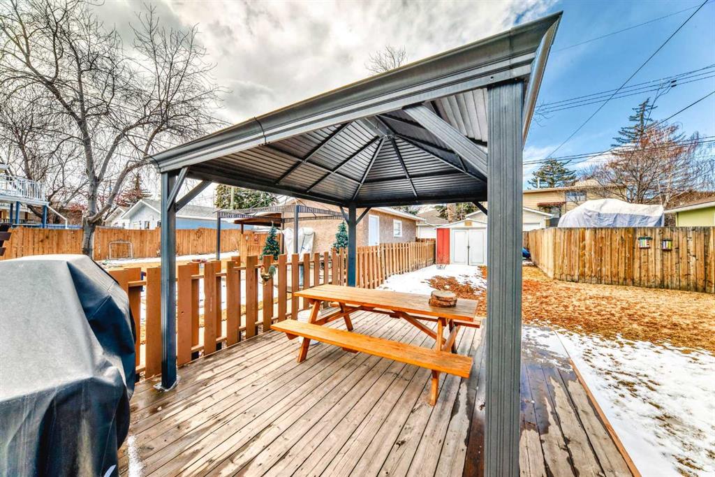 2601 27 Street Property Photo 8