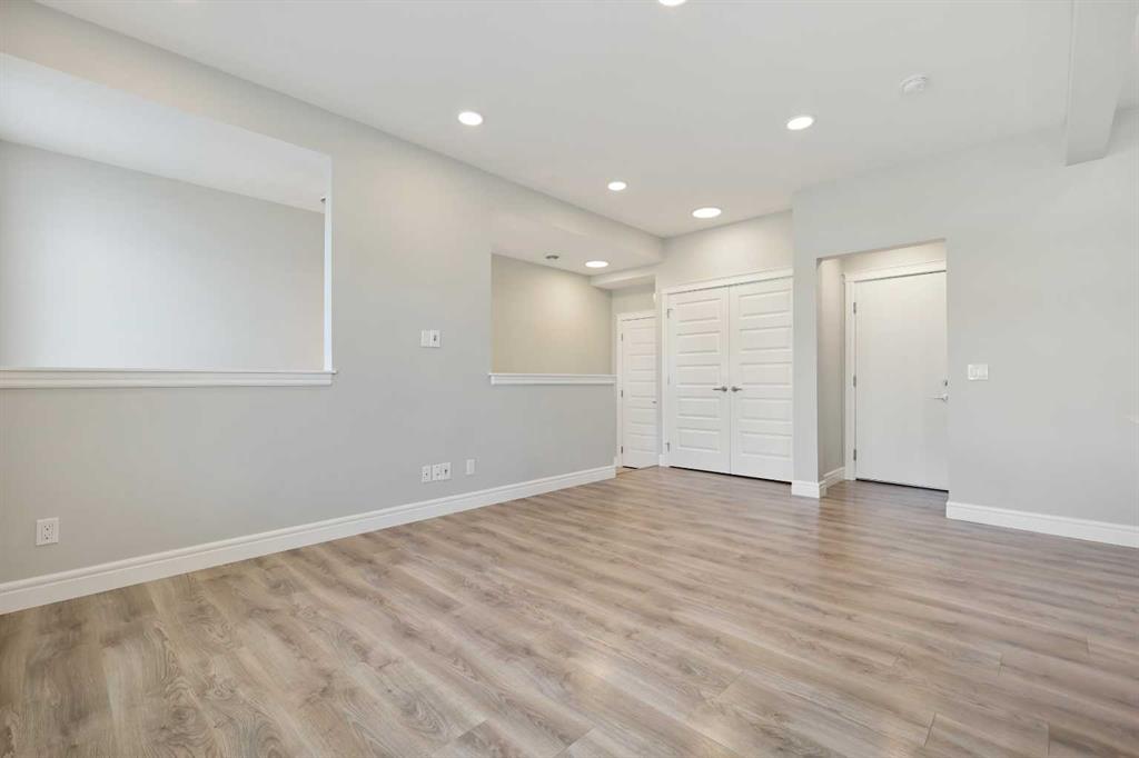 19617 45 Street Property Photo 3