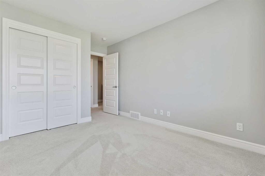 19617 45 Street Property Photo 21