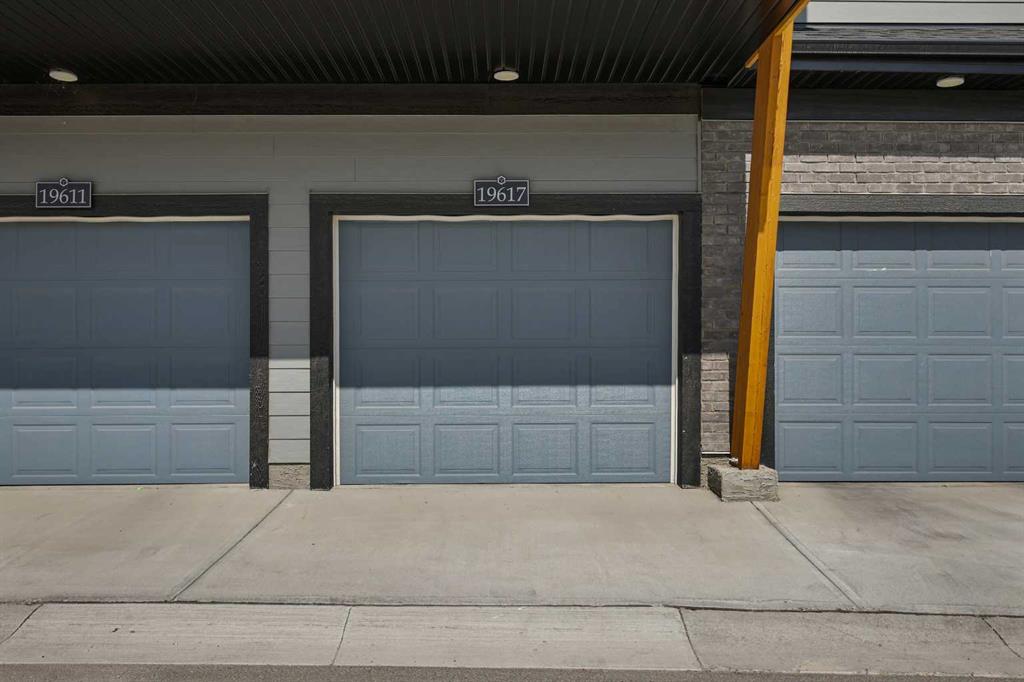19617 45 Street Property Photo 24